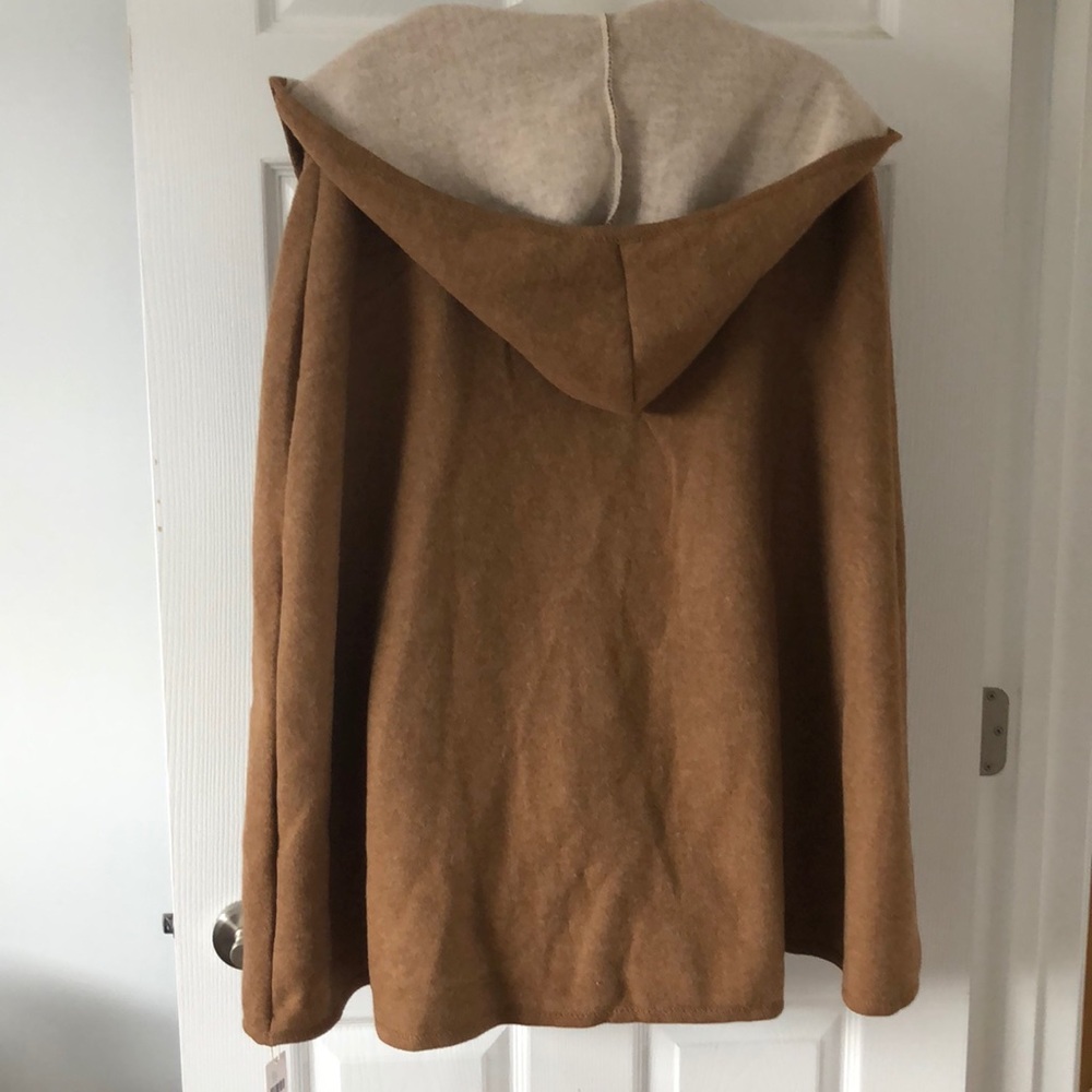 Anthro Bellamy Hooded Capelet Taupe - Picture 4 of 7
